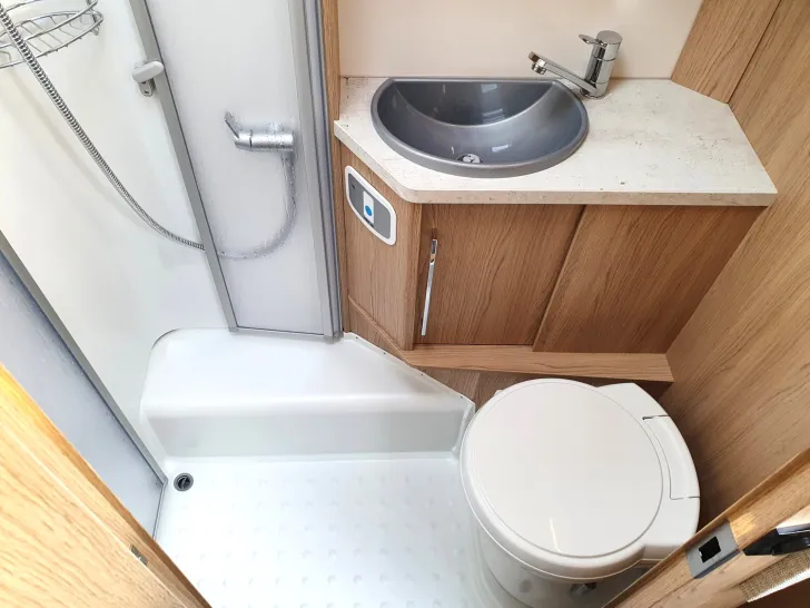 Fahrzeugbild LMC Cruiser V 646 G #17