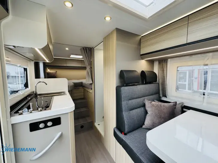 Sicht vorne-hinten Adria Compact SL *ACC * HB el. * LED * ZV*