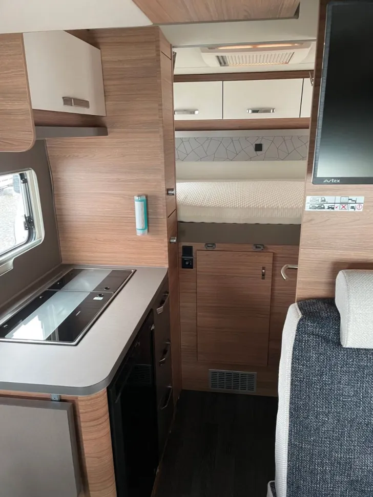 Fahrzeugbild Weinsberg CaraSuite 550 MG #4