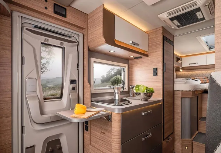 Fahrzeugbild Weinsberg CaraCompact 640 MEG Suite EDITION [PEPPER] #4