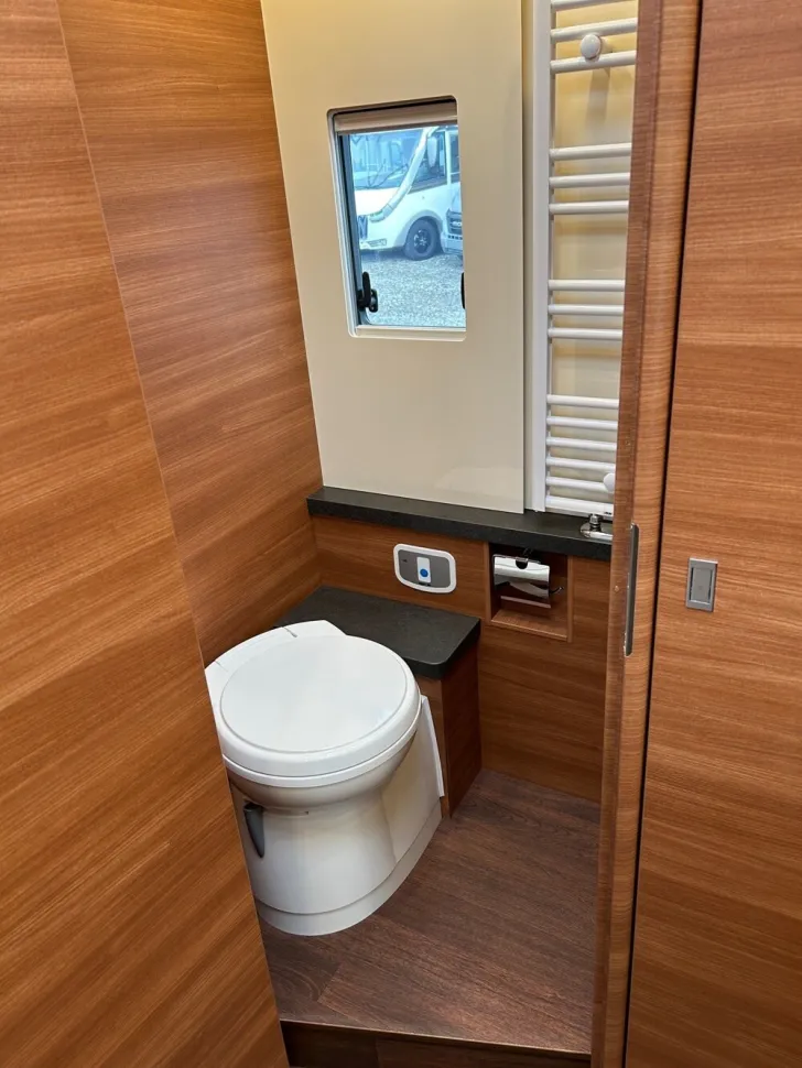 Fahrzeugbild Carthago chic c-line xl I 5.9 XL LE #15