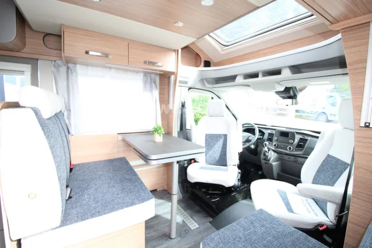 Fahrzeugbild Weinsberg CaraSuite 700 MEG #6