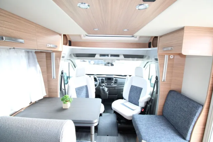 Fahrzeugbild Weinsberg CaraSuite 700 MEG #7