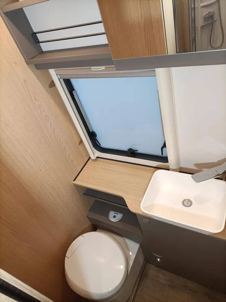 Fahrzeugbild LMC Tourer Lift H 730 G AHK, RF, SAT, Dachklima #6