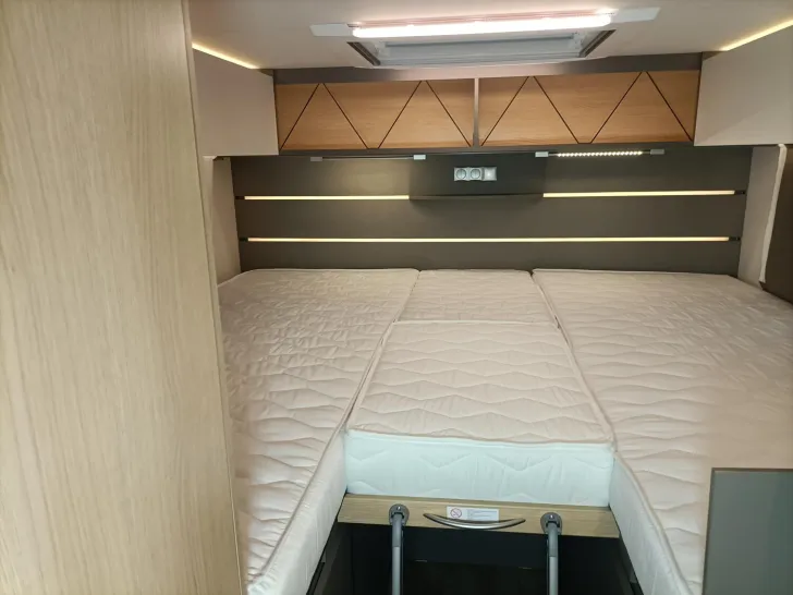 Fahrzeugbild LMC Tourer Lift H 730 G AHK, RF, SAT, Dachklima #9