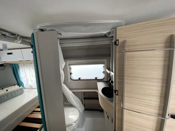 Fahrzeugbild Hymer Eriba Eriba Touring 550 Harbour Blue zum Sonderpreis #14