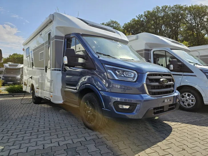 Fahrzeugbild Carado Edition24 T Ford 338 155PS/Automatik/o.Hubbett #1