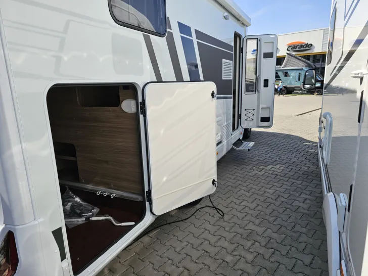 Fahrzeugbild Carado Edition24 T Ford 338 155PS/Automatik/o.Hubbett #5