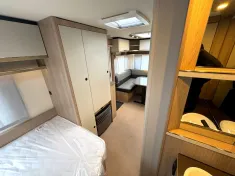 Bild 19 Bürstner Premio 460 TS Skyline|AUFLASTUNG|VORB. KLIMA