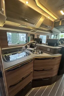 Fahrzeugbild Knaus Sun I 700 LEG HY4 Stützen, Wechselrichter #9