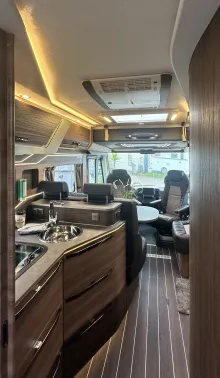 Fahrzeugbild Knaus Sun I 700 LEG HY4 Stützen, Wechselrichter #7