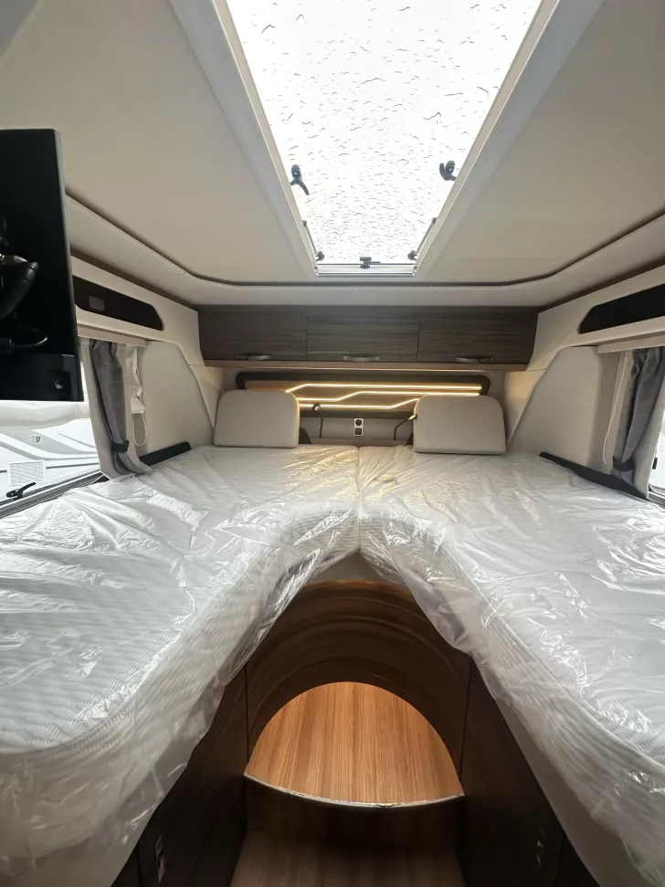 Fahrzeugbild Knaus Sun I 700 LEG HY4 Stützen, Wechselrichter #13