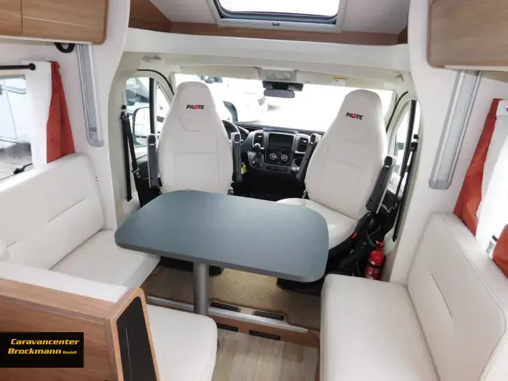 Fahrzeugbild Pilote Pacific P746GJ Automatik #13
