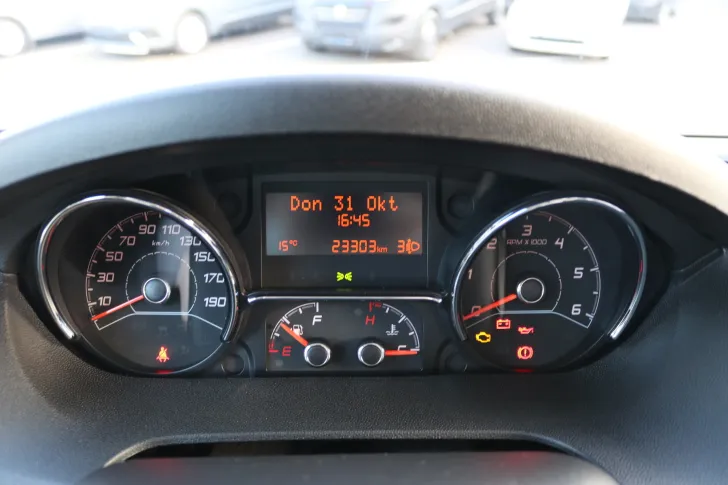 Fahrzeugbild Bürstner Lyseo TD 728 G Hubbett+Markise+Kamera #8