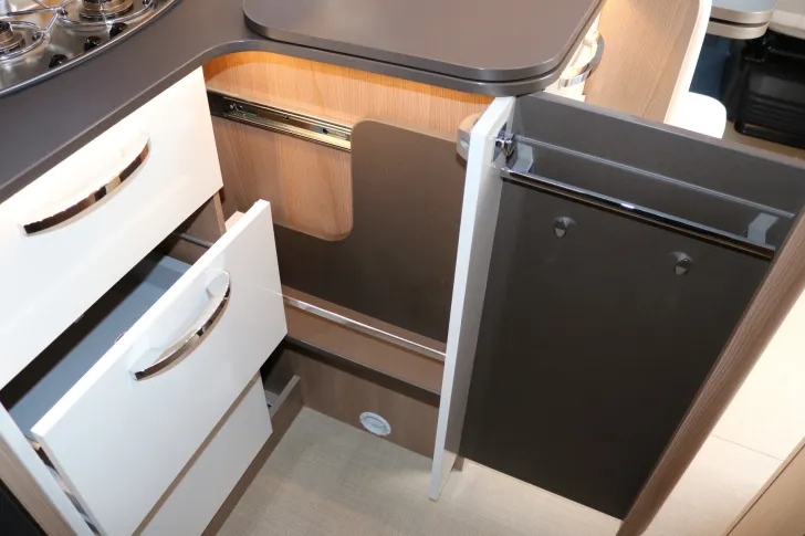 Fahrzeugbild Bürstner Lyseo TD 728 G Hubbett+Markise+Kamera #21