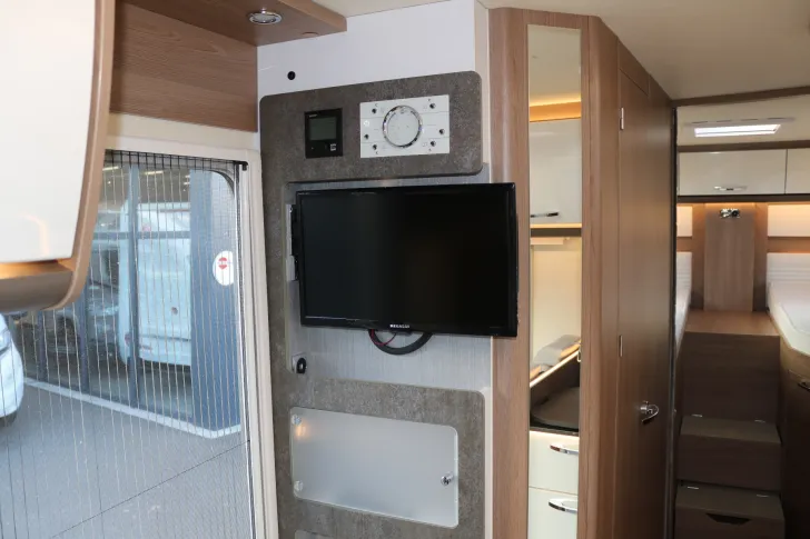 Fahrzeugbild Bürstner Lyseo TD 728 G Hubbett+Markise+Kamera #23
