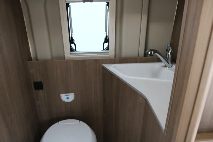 Fahrzeugbild Carado Camper Van CV 600 pro AT6G+Ausstelldach+Kamera #7