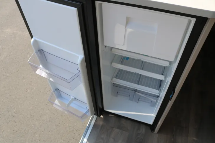 Fahrzeugbild Carado Camper Van CV 600 pro AT6G+Ausstelldach+Kamera #9