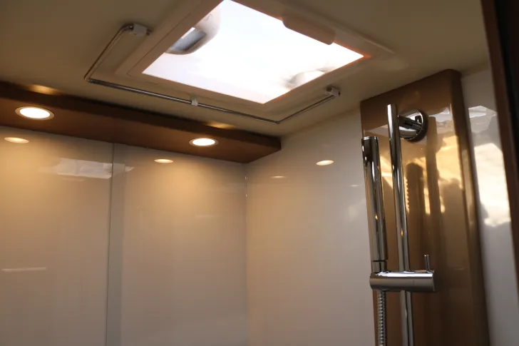 Fahrzeugbild Bürstner Lyseo TD 690 G Harmony+Hubbett+Sunroof+L-Sitzg. #16