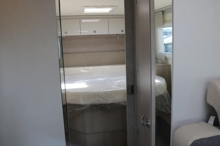 Fahrzeugbild Bürstner Lineo T 700 AT8G+Markise+Multimedia+SAT&Solar #11