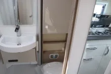 Fahrzeugbild Bürstner Lineo T 700 AT8G+Markise+Multimedia+SAT&Solar #13