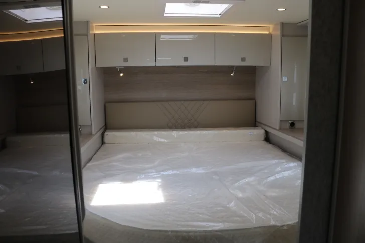 Fahrzeugbild Bürstner Lineo T 700 AT8G+Markise+Multimedia+SAT&Solar #16