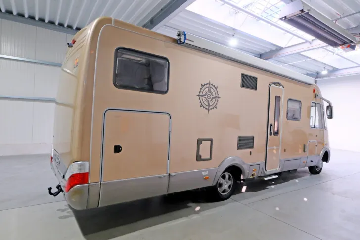 Fahrzeugbild Hymer S 800/Automatik/Festbett+Hubbett/Klima/Solar/AHK #2