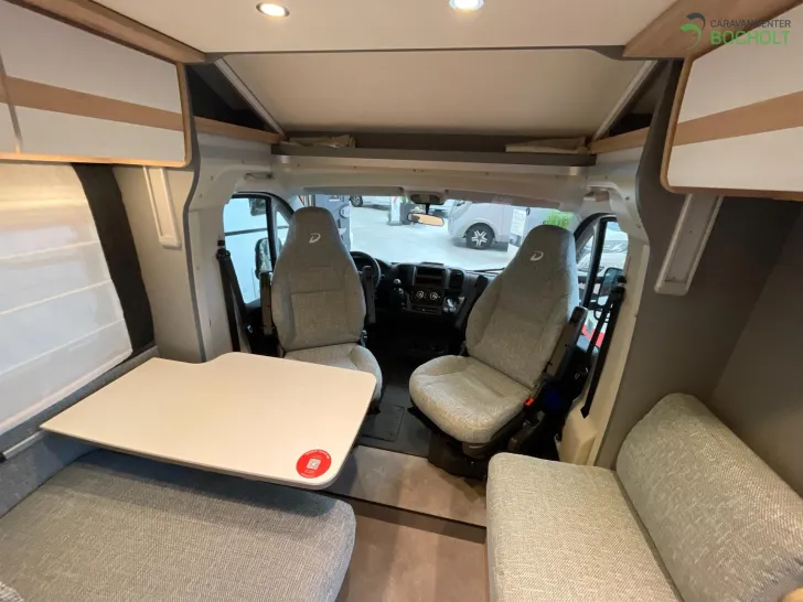 Fahrzeugbild Dethleffs Just camp T 6812 EB Tageszulassung / Hubbett #9