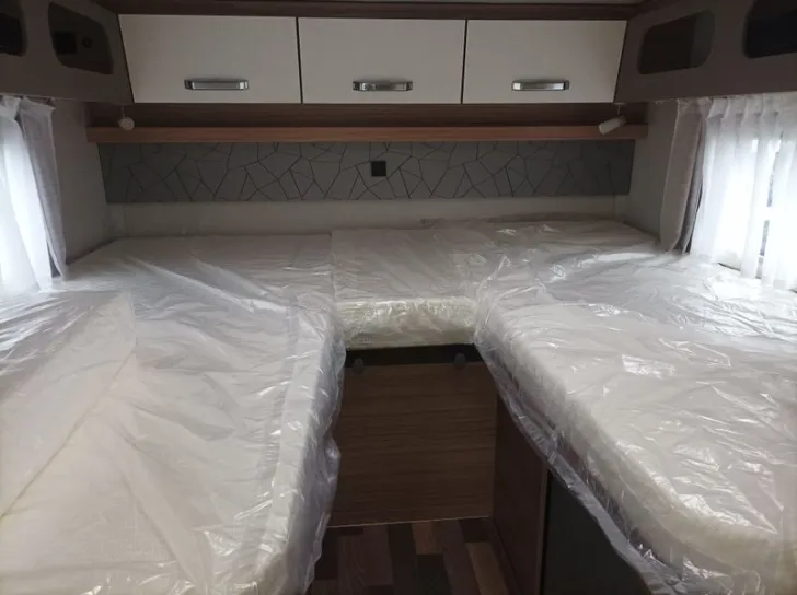 Fahrzeugbild Weinsberg CaraCompact EDITION PEPPER Suite 640 MEG Mercedes Automatik #12