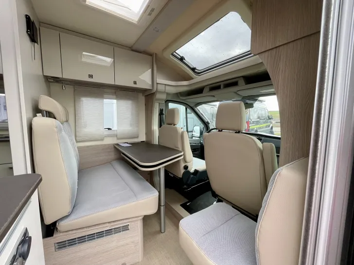 Fahrzeugbild Bürstner Lineo T 690 G #3