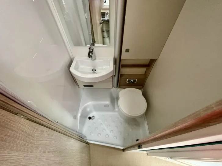 Fahrzeugbild Bürstner Lineo T 690 G #7