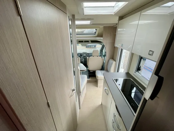 Fahrzeugbild Bürstner Lineo T 690 G #13
