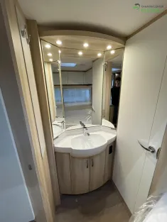 Bild 5 Hobby De Luxe 540 KMFe Inter Caravaning 1800 kg / Mover / Fahrradträger