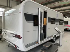 Bild 11 Hobby De Luxe 540 KMFe Inter Caravaning 1800 kg / Mover / Fahrradträger