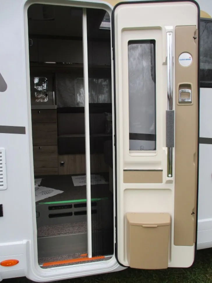 Fahrzeugbild Eura Mobil Integra Line IL 695 LF inkl. SAT + TV/Dachklima #8