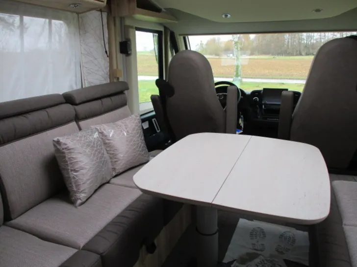 Fahrzeugbild Eura Mobil Integra Line IL 695 LF inkl. SAT + TV/Dachklima #9
