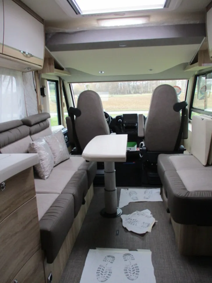 Fahrzeugbild Eura Mobil Integra Line IL 695 LF inkl. SAT + TV/Dachklima #10