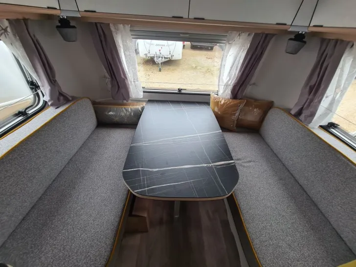 Fahrzeugbild Hymer Eriba Eriba Touring 560 Nugget Gold|Tageszul.|Komfort #4