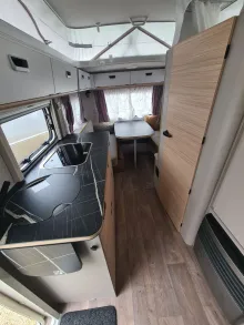 Fahrzeugbild Hymer Eriba Eriba Touring 560 Nugget Gold|Tageszul.|Komfort #11