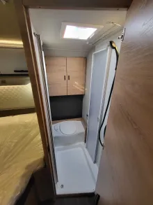 Fahrzeugbild Knaus L!VE TI 650 MF Platinum Selection 140 PS Schalter #17