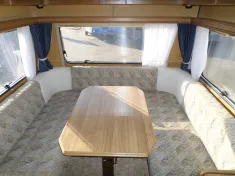 Bild 7 Fendt Diamant 535 Nr. 67 - Doppelbett, RSG