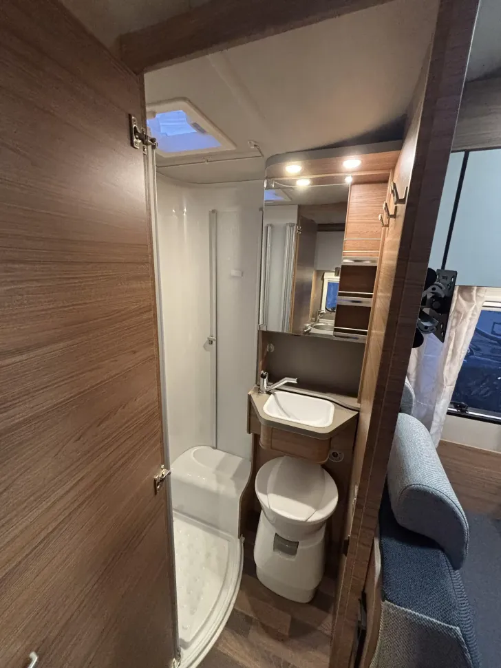 Fahrzeugbild Weinsberg CaraHome 550 MG #12