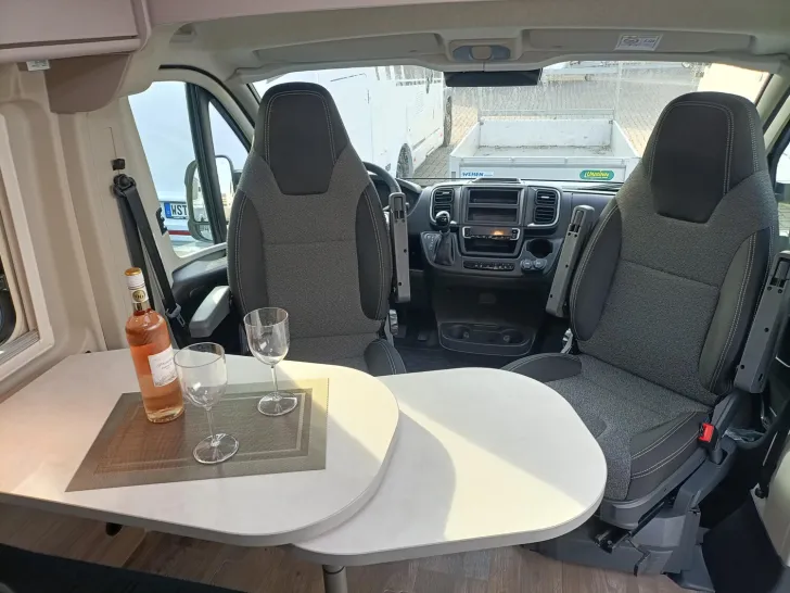 Fahrzeugbild Carado pro CV 600 Aufstelldach / Oktober 25 Verfügbar #13