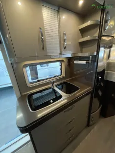 Bild 12 Hobby Optima De Luxe Premium T 65 GE Hubstützenanlage / Zusatzluftfederung