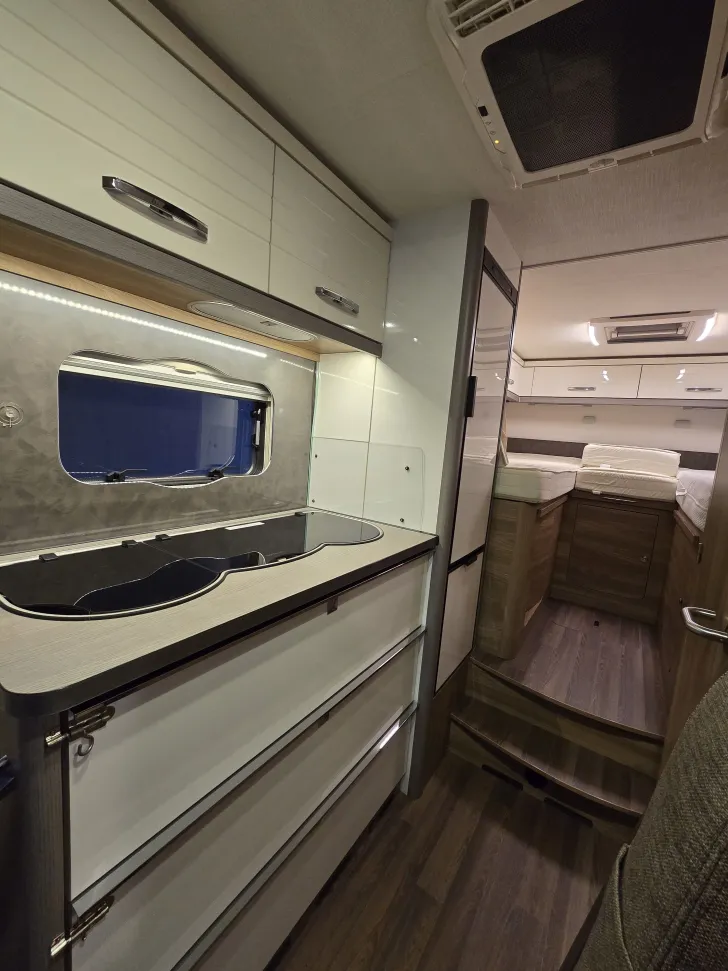 Fahrzeugbild Bürstner Aviano i 690 G #6