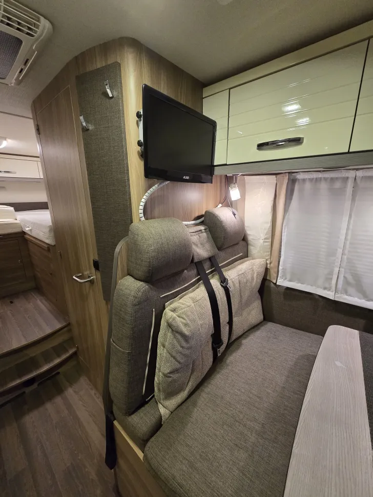 Fahrzeugbild Bürstner Aviano i 690 G #10