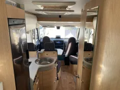 Bild 19 Hymer B-MC I 600 Whiteline (Autom.RFK.Hubstützen hint)