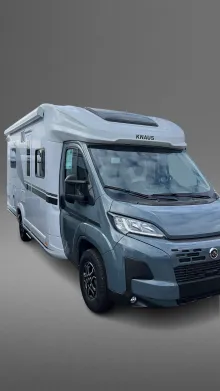 Schräg Vorne Knaus L!VE WAVE 650 MF Platinum Selection Automatik/ Care Drive Advance