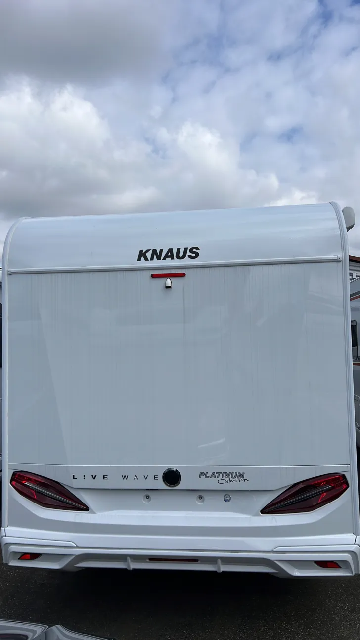 Frontal Hinten Knaus L!VE WAVE 650 MF Platinum Selection Automatik/ Care Drive Advance