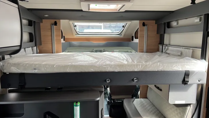 Weitere Betten Knaus L!VE WAVE 650 MF Platinum Selection Automatik/ Care Drive Advance